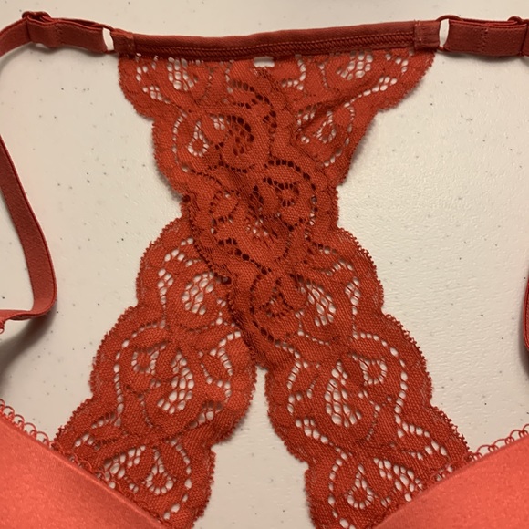 Victoria’s Secret bra, 36C - Picture 3 of 5